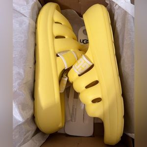 UGG Sport Yeah Womens Sandal Size 7 New in Box